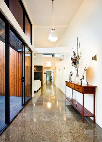 Contemporary Hall by Architecture Matters Pty. Ltd.