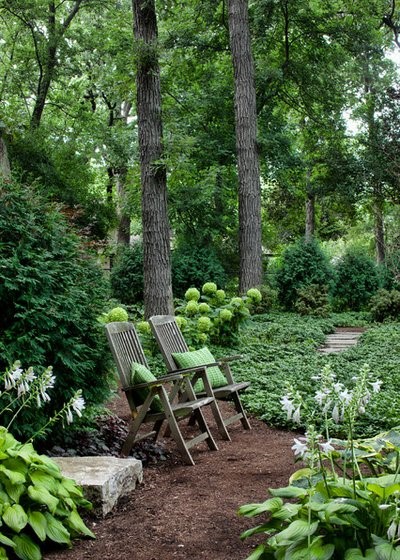 Traditional Garden by Hursthouse Landscape Architects and Contractors
